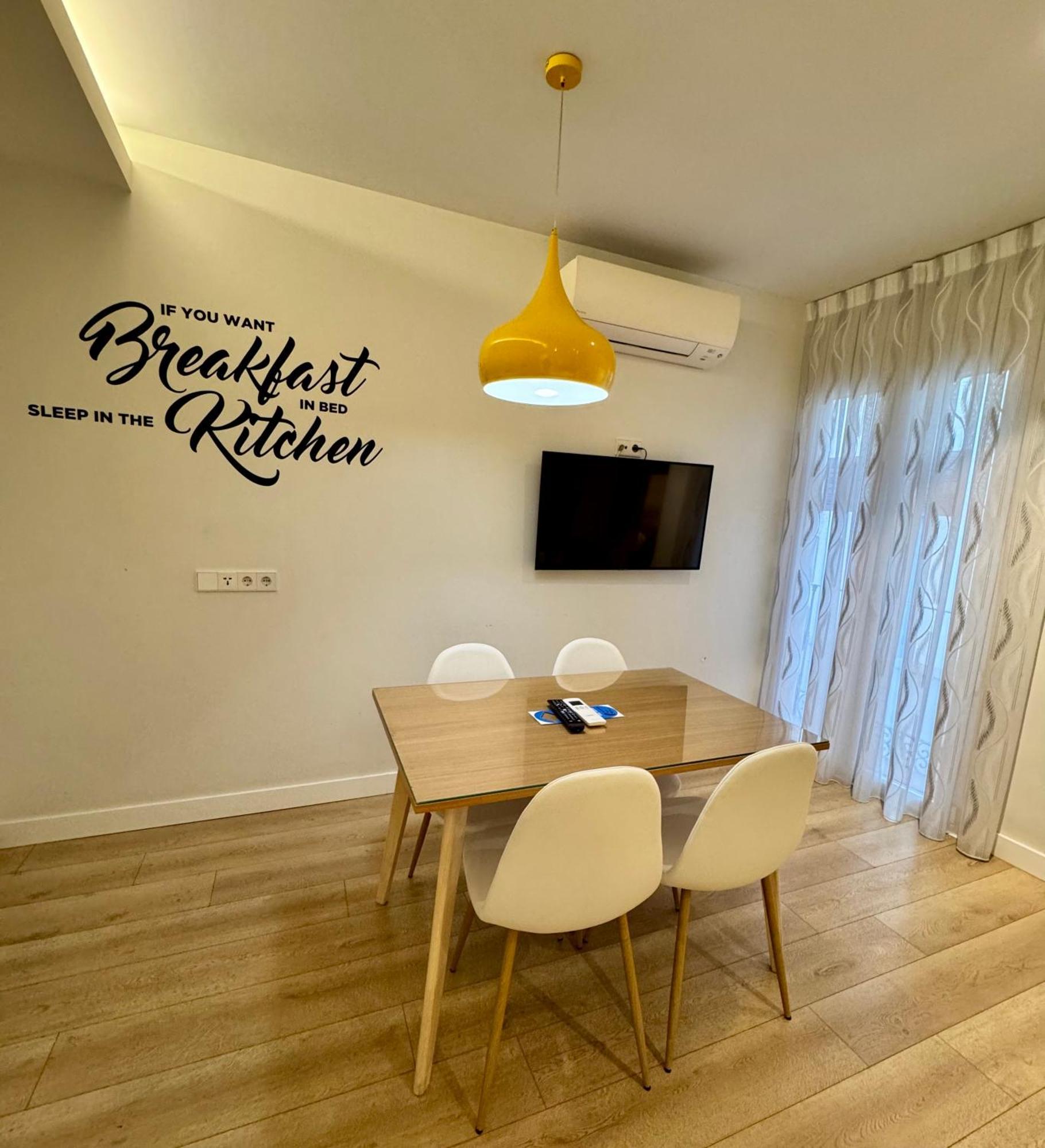 Apartamentos Apolo Madrid Eksteriør bilde
