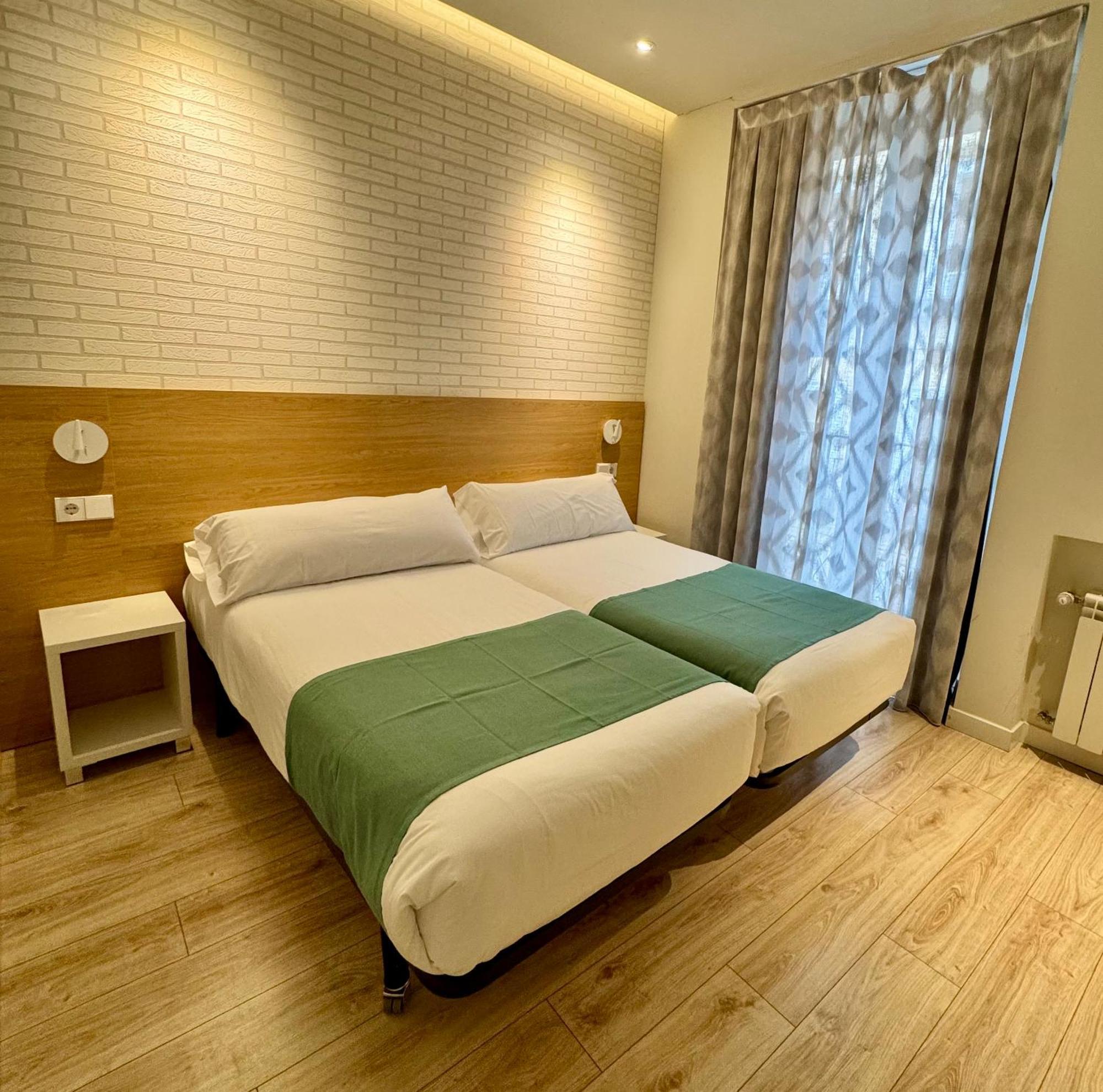 Apartamentos Apolo Madrid Eksteriør bilde