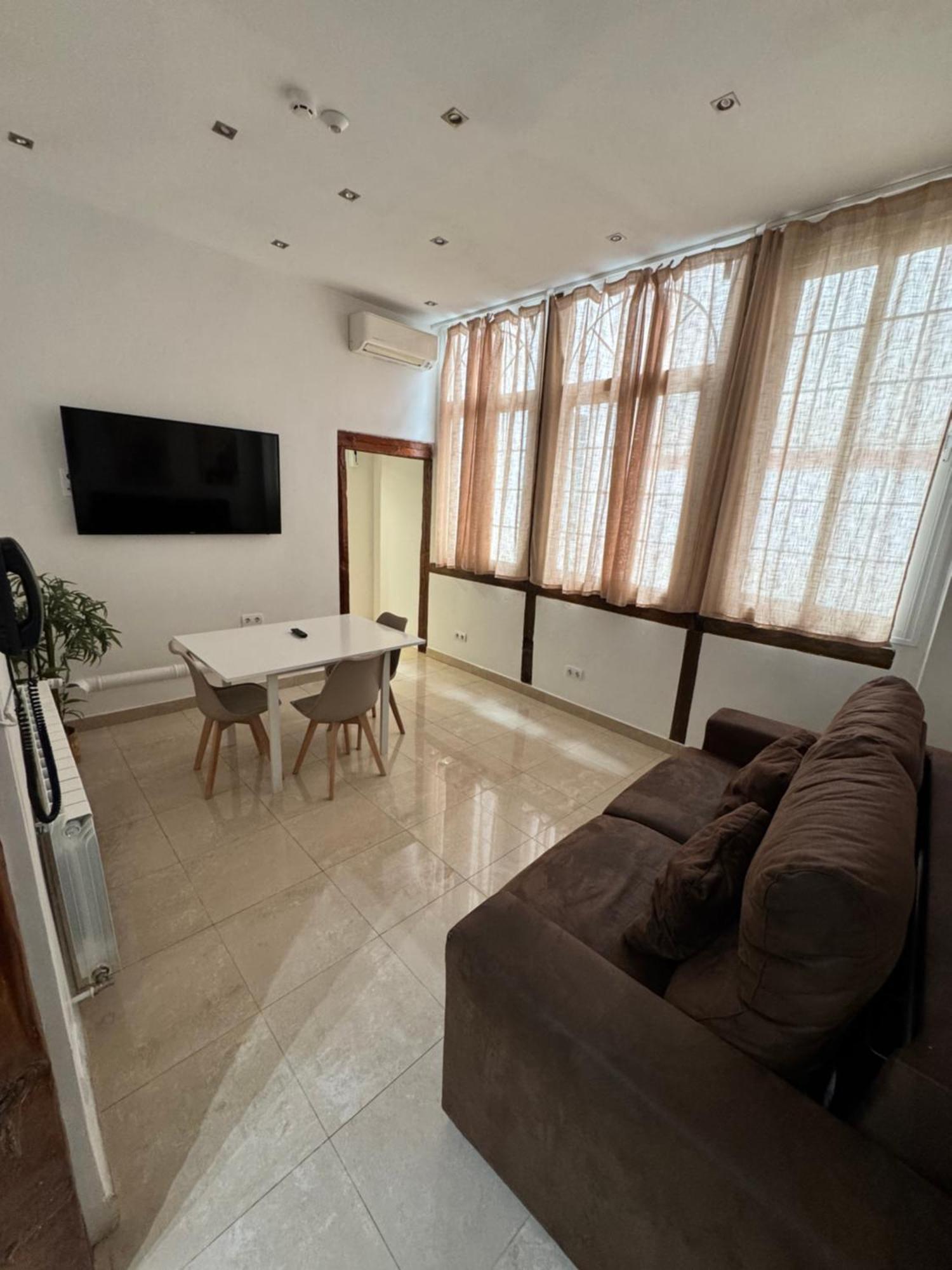 Apartamentos Apolo Madrid Eksteriør bilde