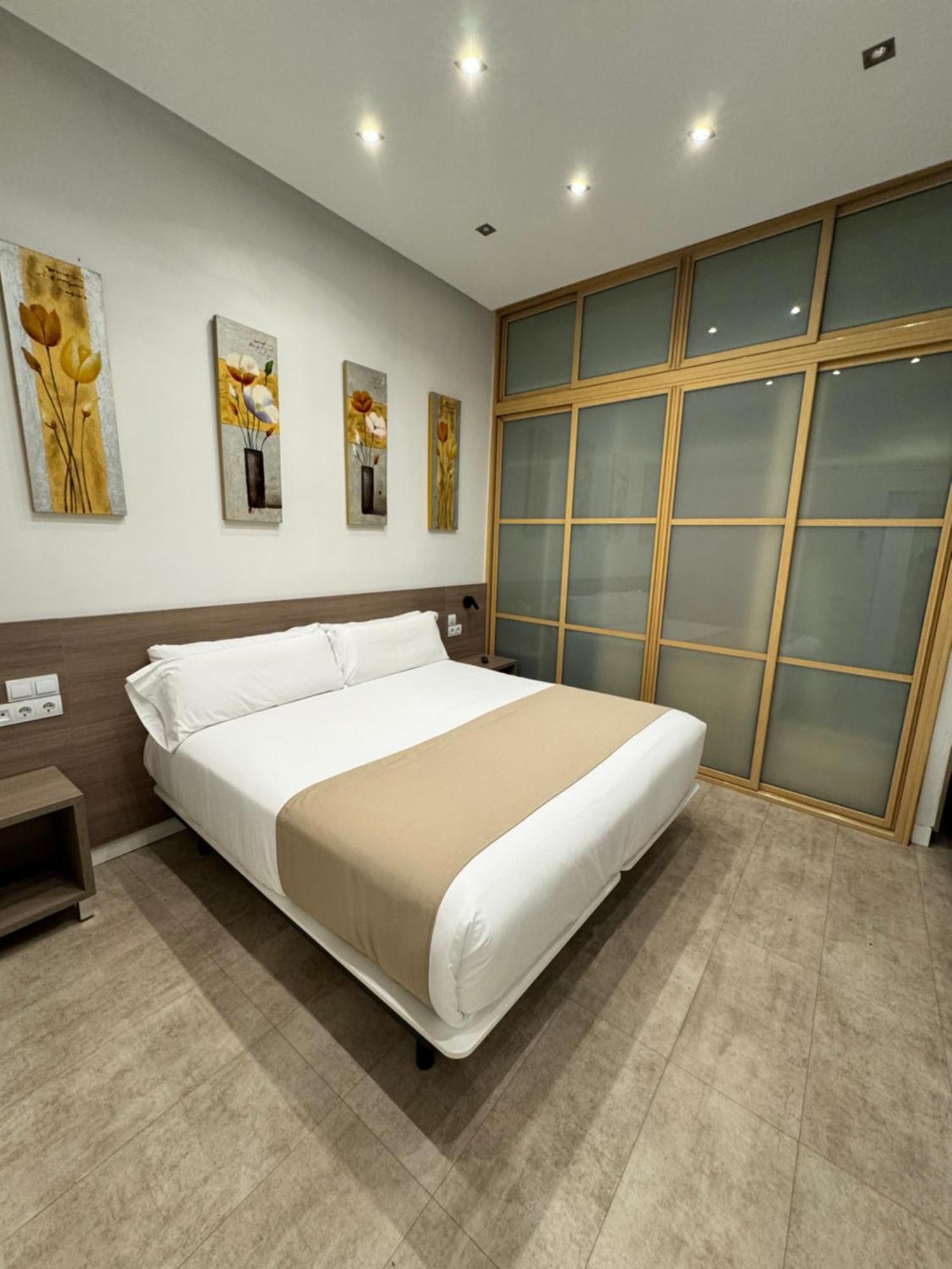 Apartamentos Apolo Madrid Eksteriør bilde