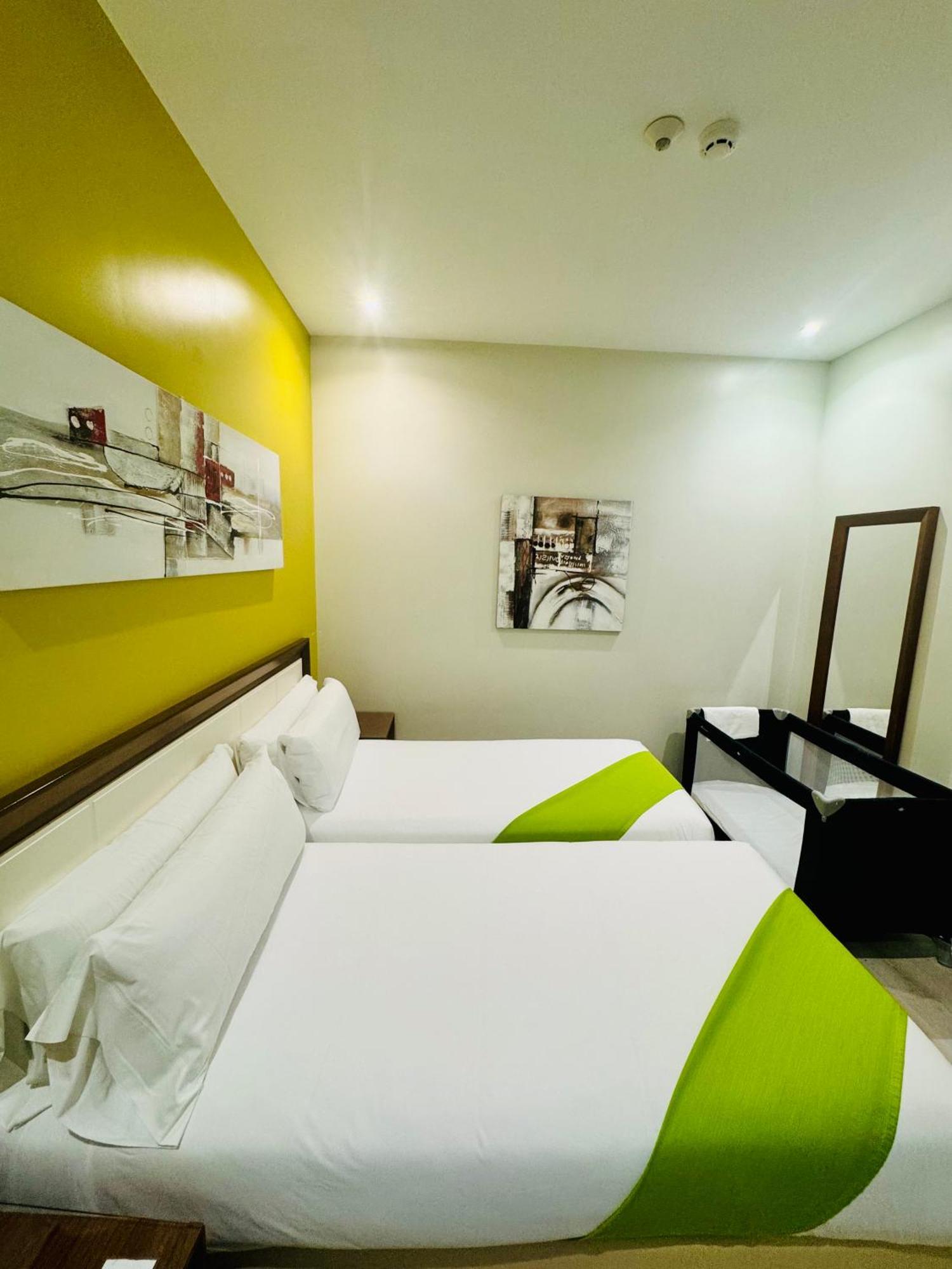 Apartamentos Apolo Madrid Eksteriør bilde