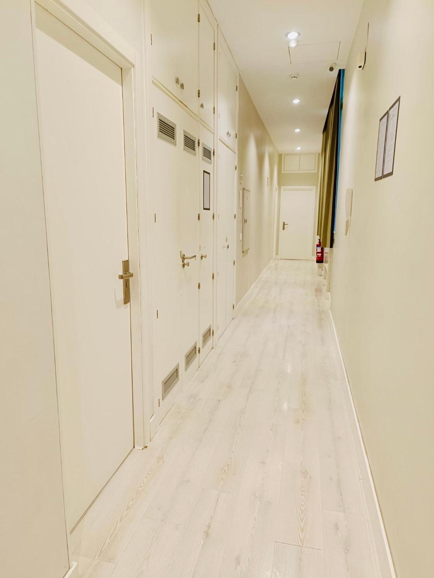Apartamentos Apolo Madrid Eksteriør bilde