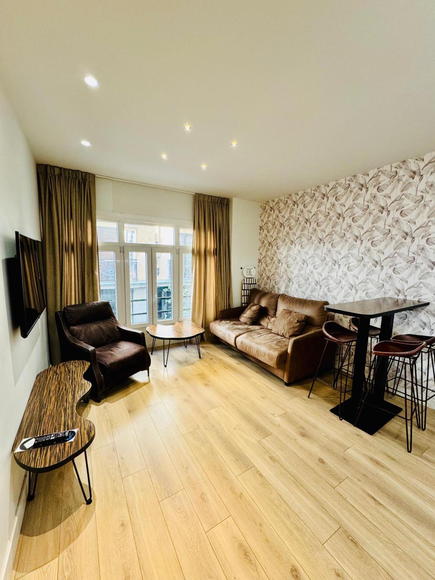 Apartamentos Apolo Madrid Eksteriør bilde