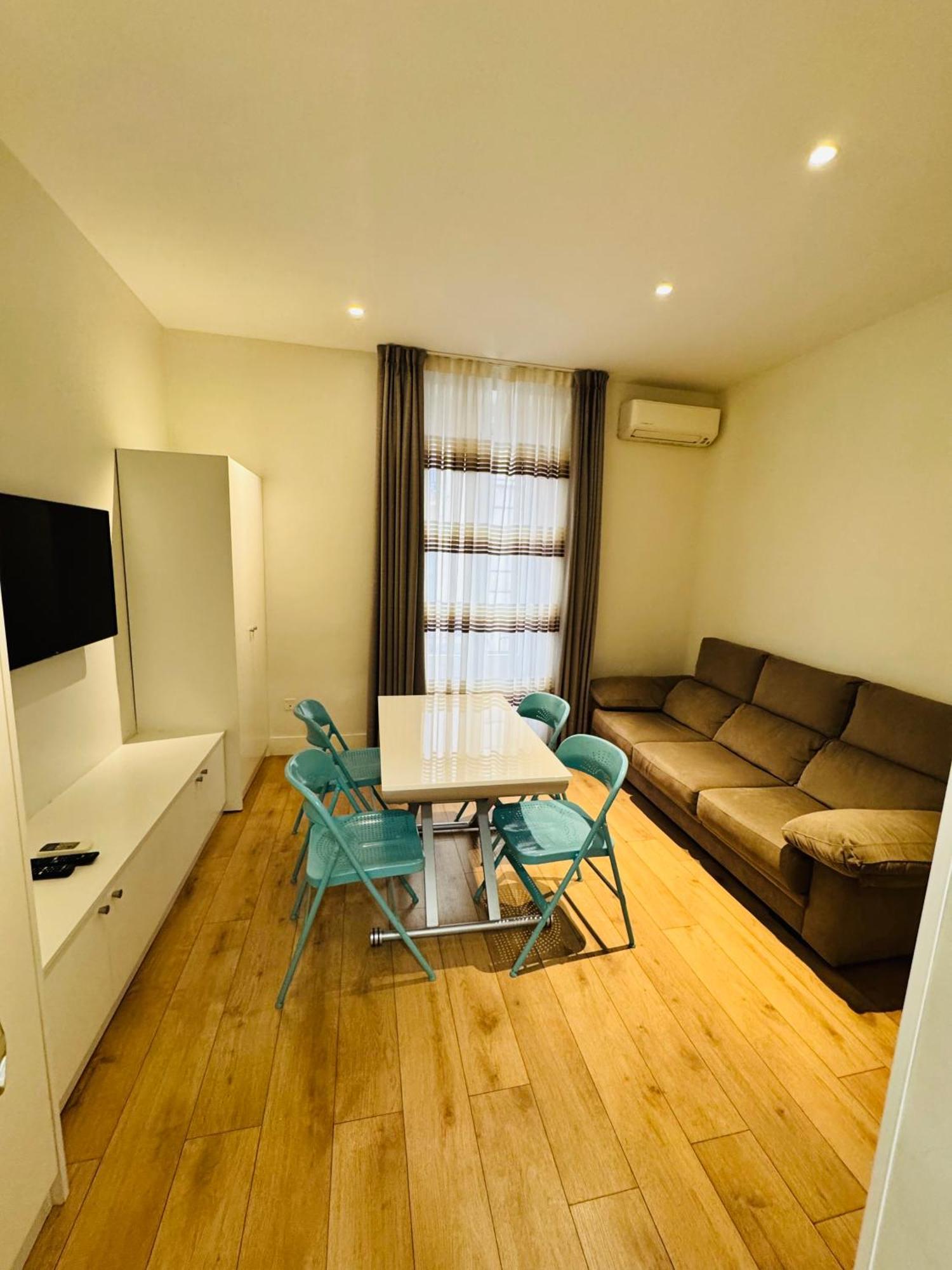 Apartamentos Apolo Madrid Eksteriør bilde