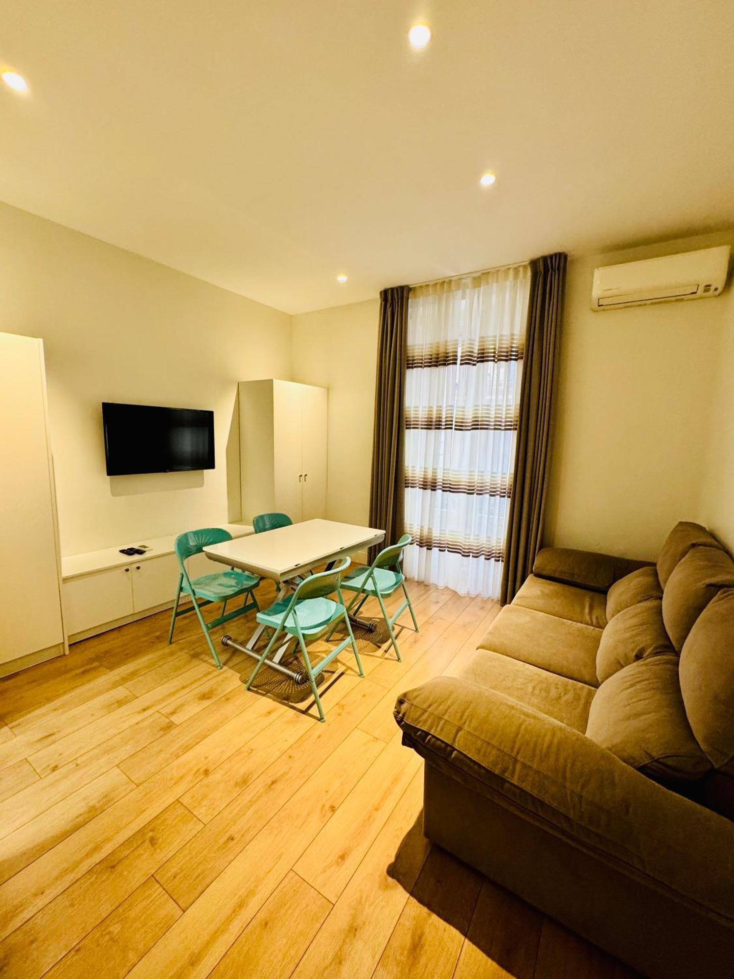 Apartamentos Apolo Madrid Eksteriør bilde