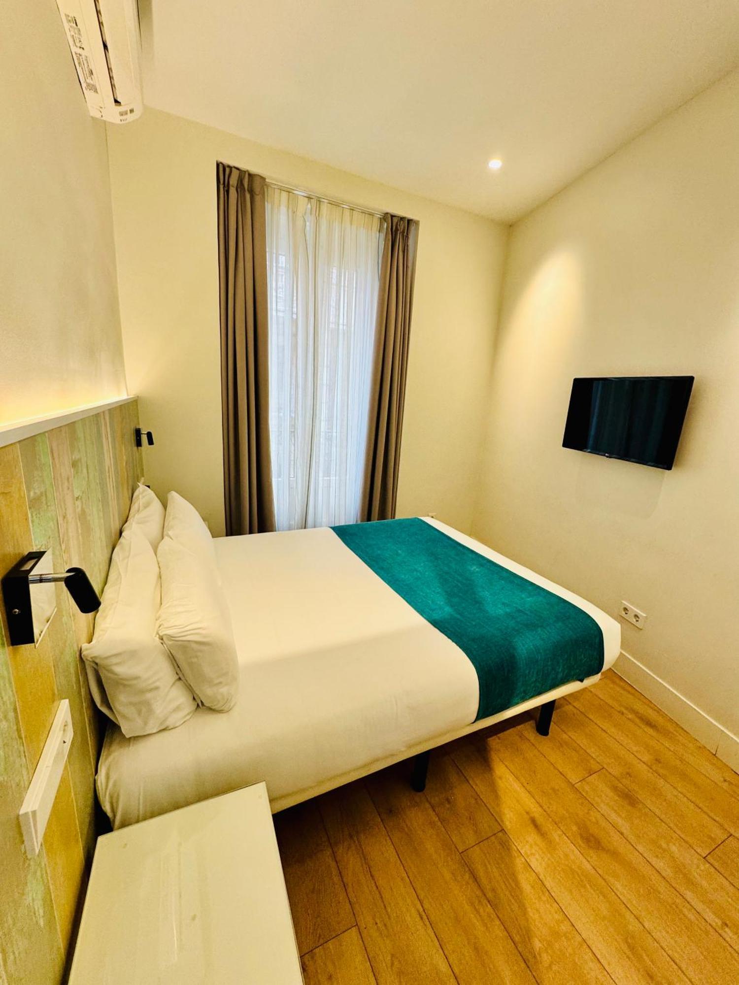 Apartamentos Apolo Madrid Eksteriør bilde