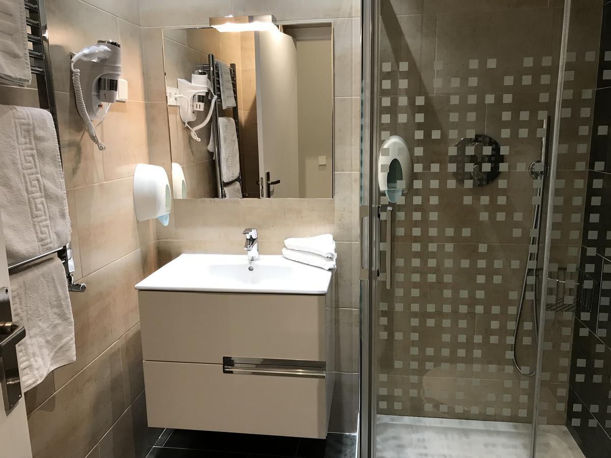 Apartamentos Apolo Madrid Eksteriør bilde
